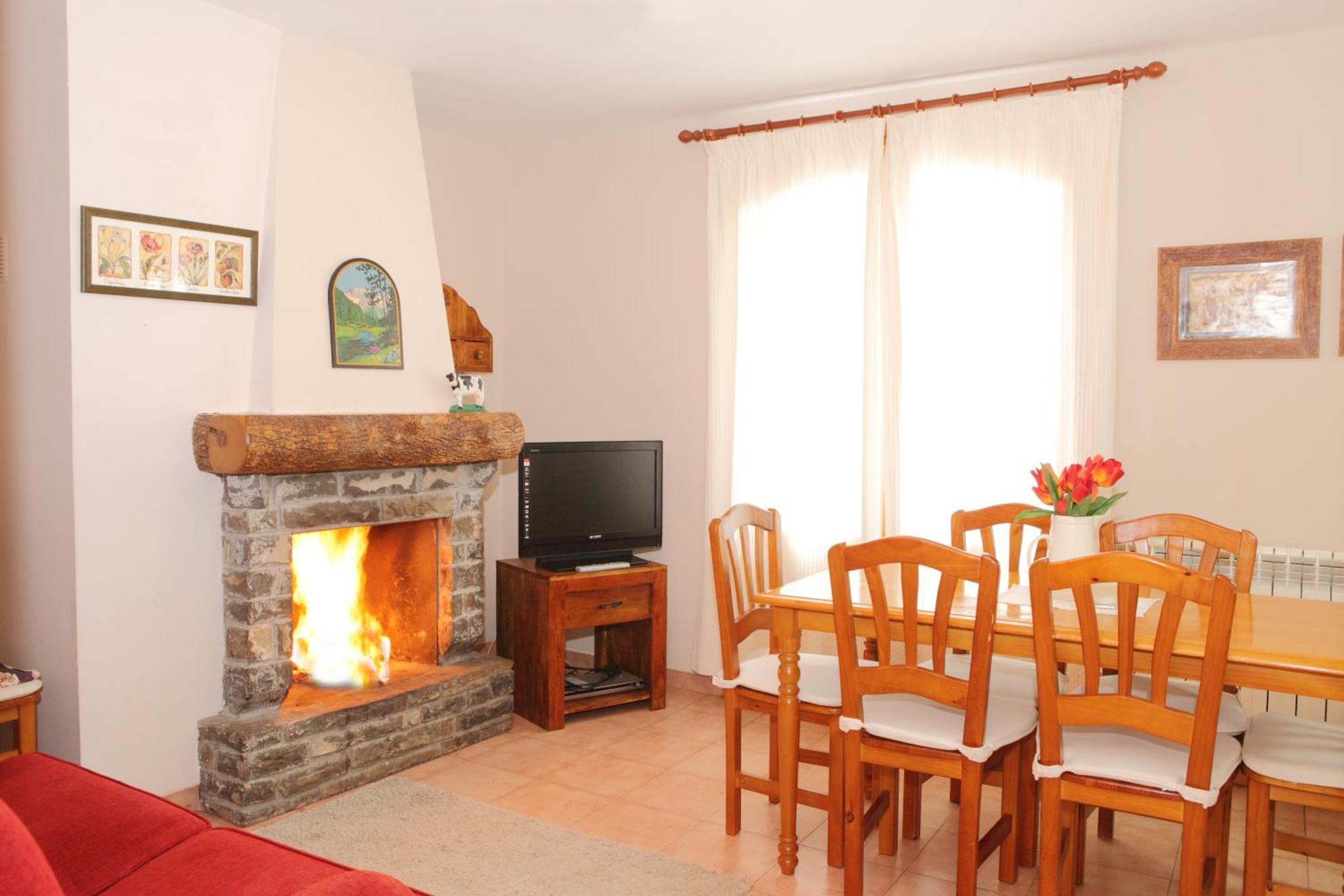 Apartamentos Alba Casa Alquesera Sahun Zewnętrze zdjęcie