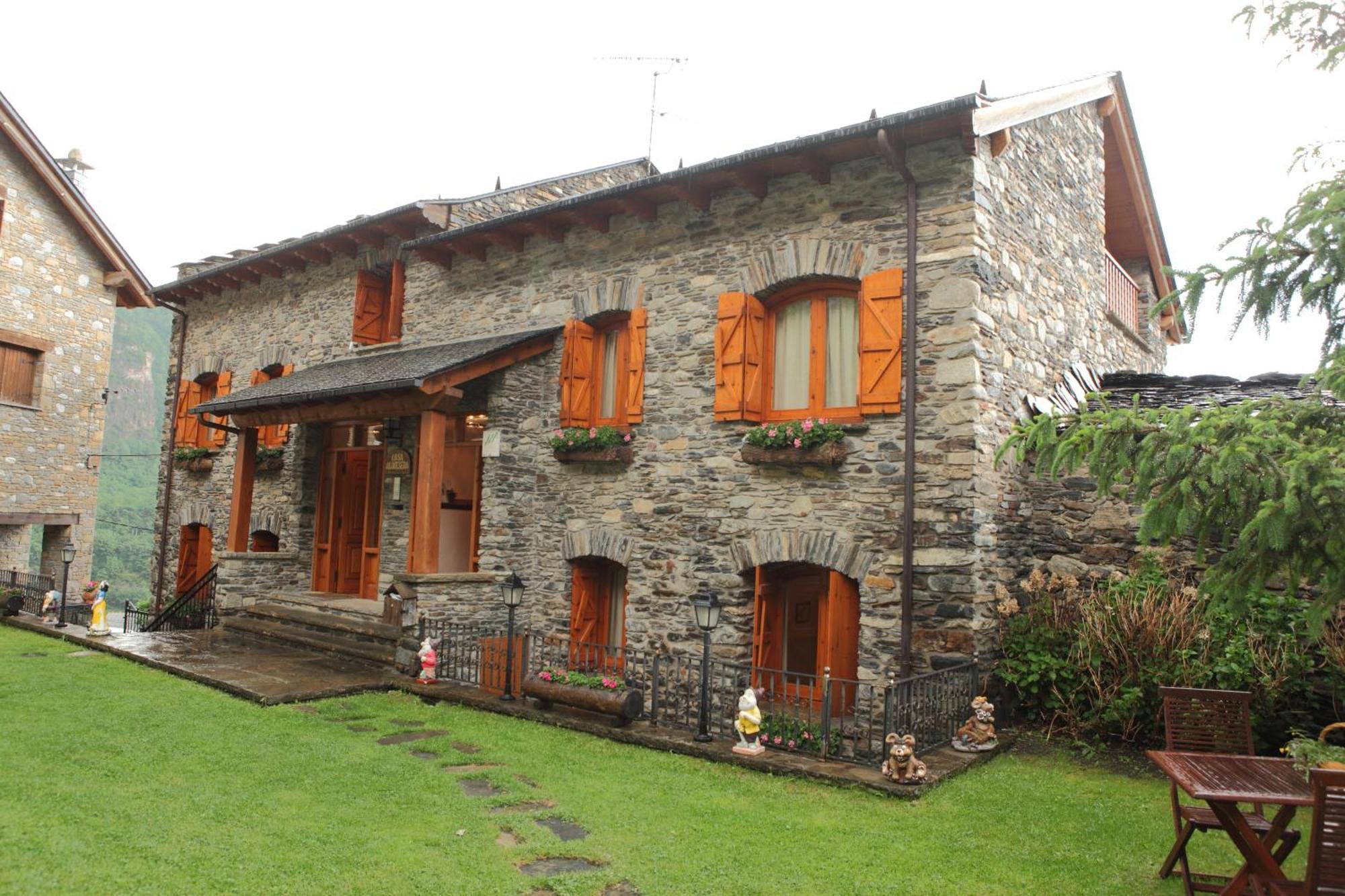 Apartamentos Alba Casa Alquesera Sahun Zewnętrze zdjęcie