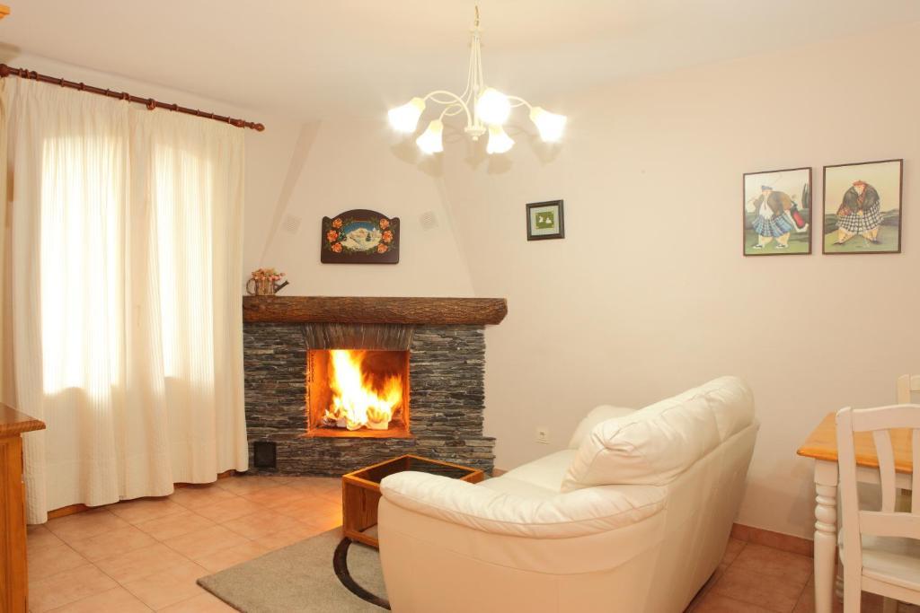 Apartamentos Alba Casa Alquesera Sahun Pokój zdjęcie